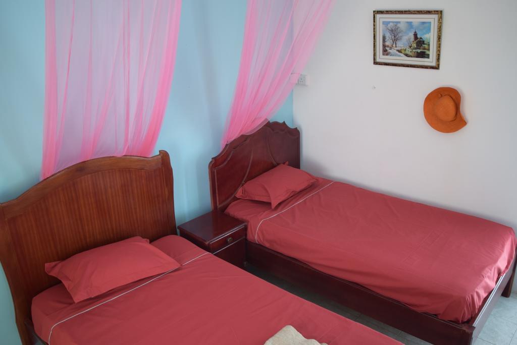 Mauri Holidays 'Budgeted Apartment' La Gaulette Szoba fotó