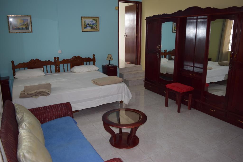 Mauri Holidays 'Budgeted Apartment' La Gaulette Szoba fotó